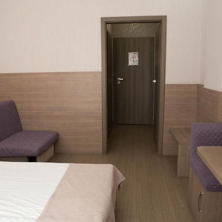 Mini Elegant Hotel เคียฟ ภายนอก รูปภาพ