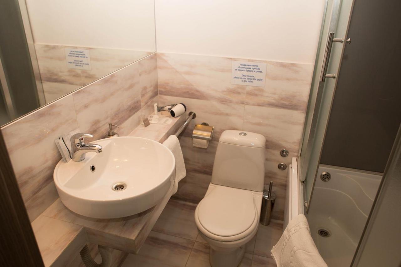 Mini Elegant Hotel เคียฟ ภายนอก รูปภาพ