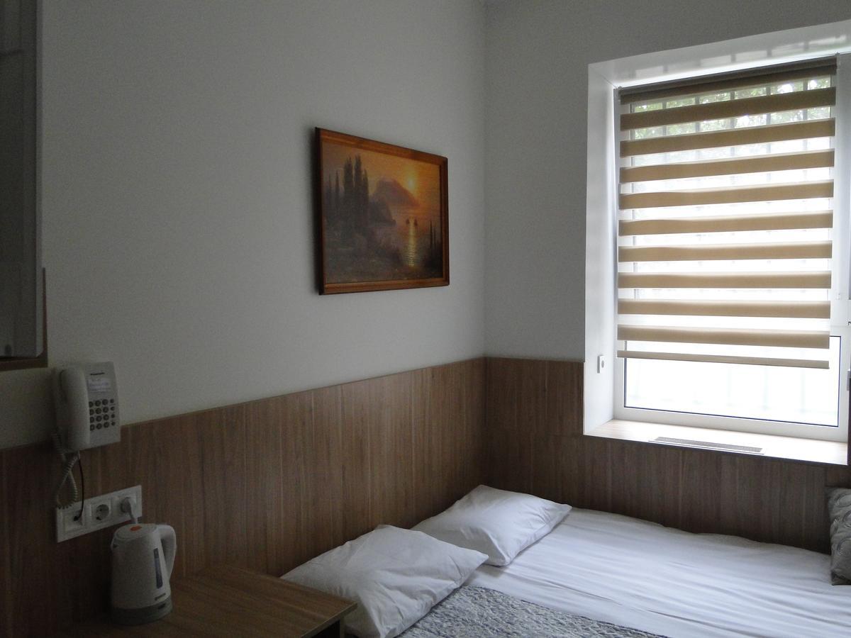 Mini Elegant Hotel เคียฟ ภายนอก รูปภาพ