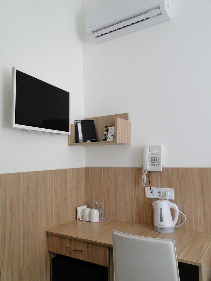 Mini Elegant Hotel เคียฟ ภายนอก รูปภาพ